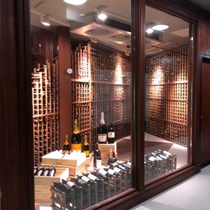 Meet your Posher, Crystal